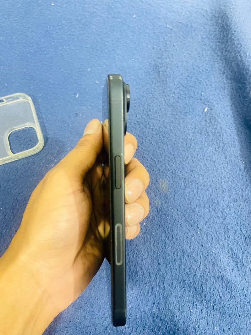 Apple iPhone 15 3