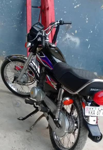 Honda CG 125 model 2017 for urgent sale