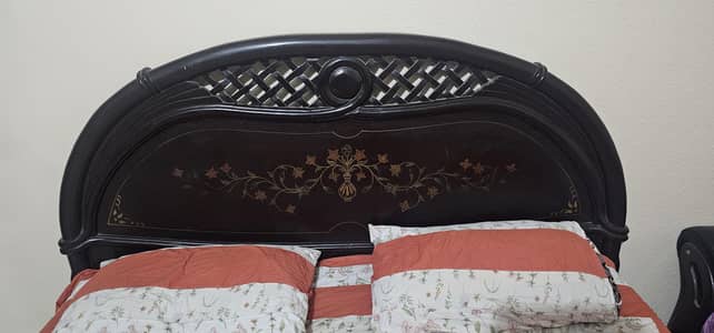 Bed and side table in good candition