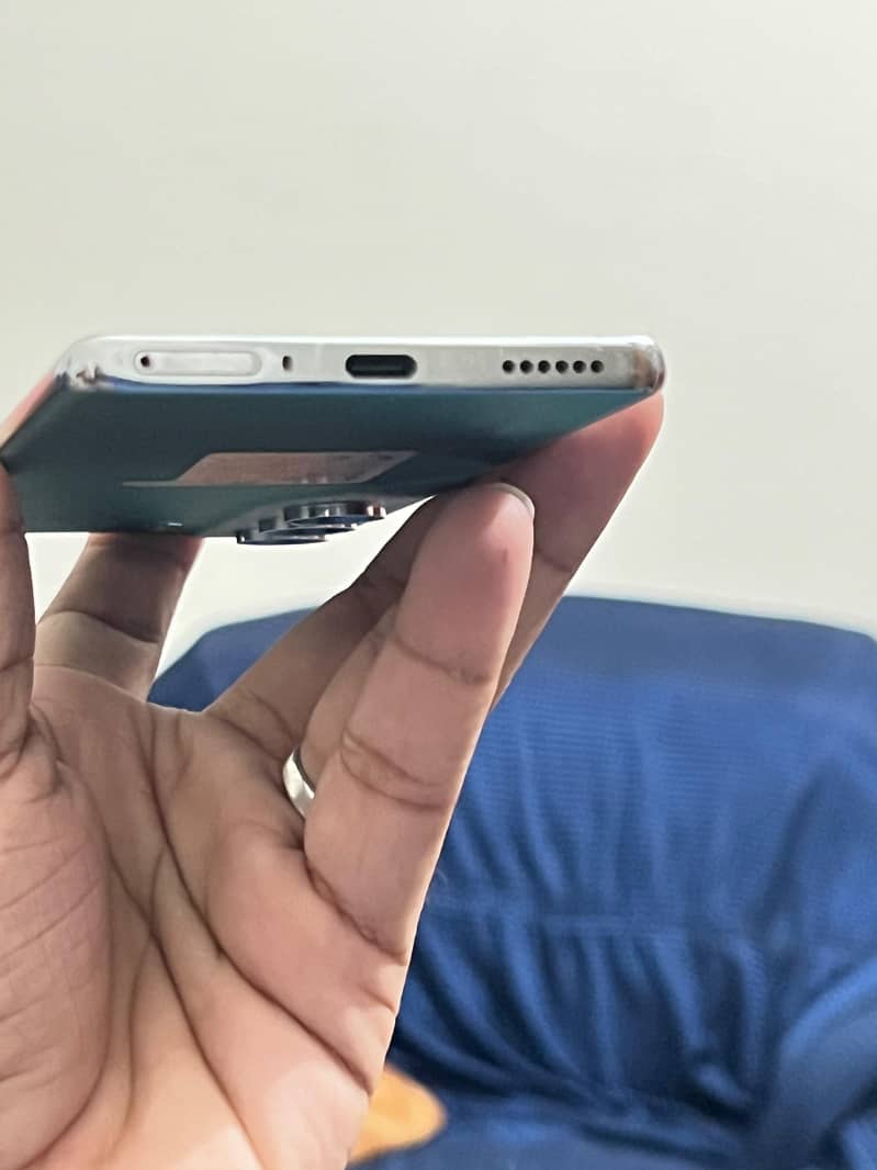 Tecno CAMON 40 Pro 0