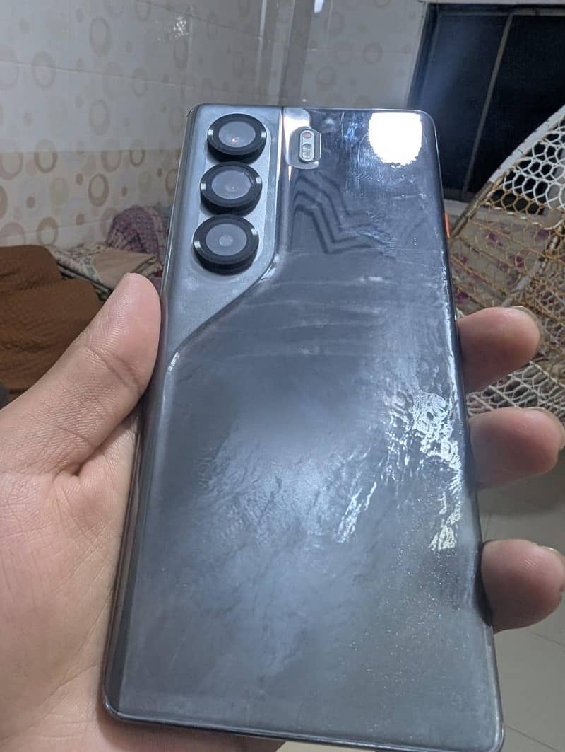 Tecno CAMON 40 Pro 0