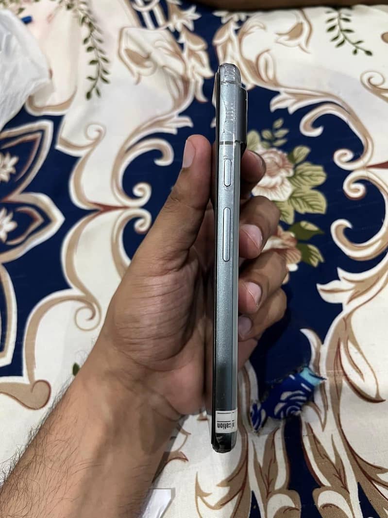 Google Pixel 8 3