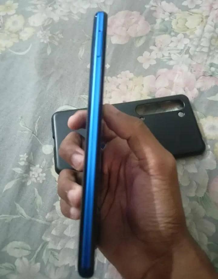 Sharp Aquos R5G 2