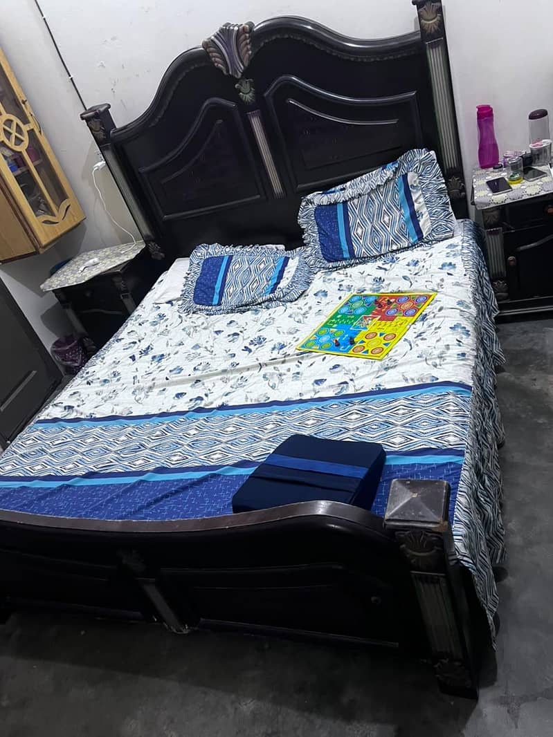 Bed, Dressing, Showcase 0