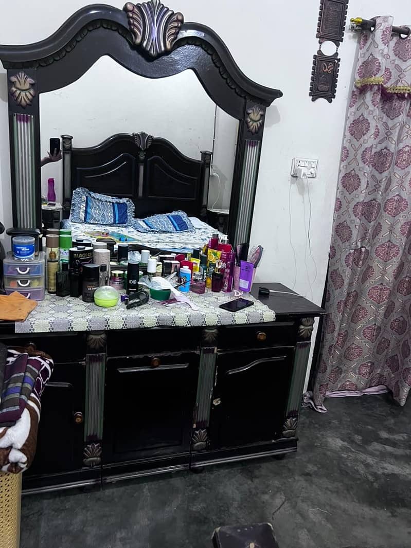 Bed, Dressing, Showcase 2