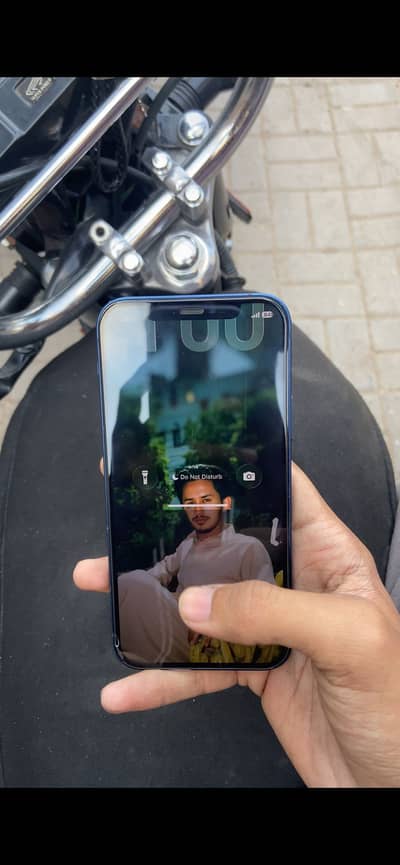 Apple iPhone 12