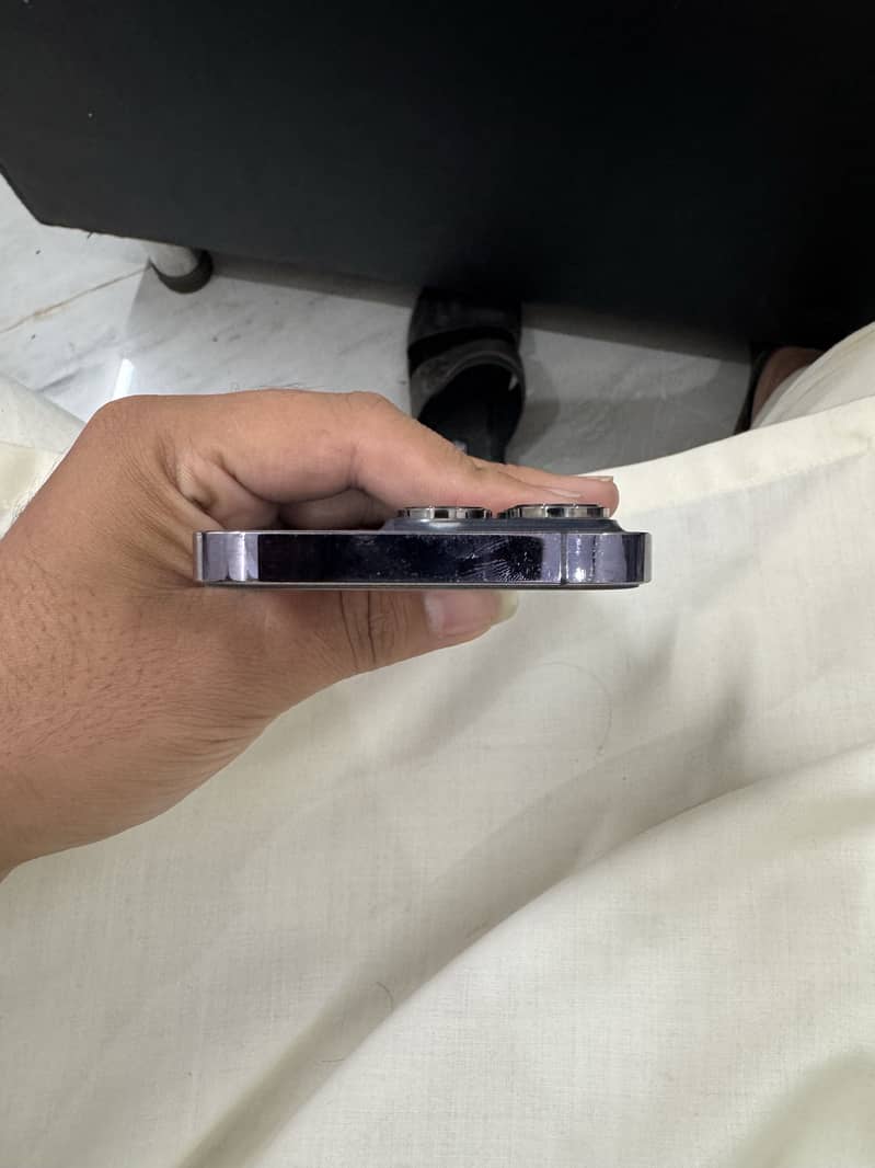 Apple iPhone 14 Pro 2