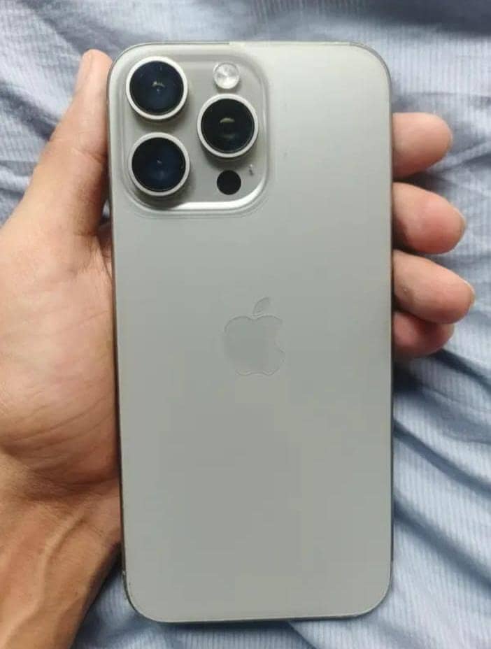 Apple iPhone 15 Pro Max 0