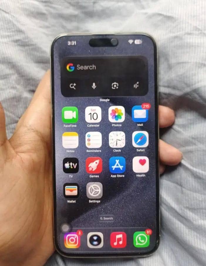 Apple iPhone 15 Pro Max 4