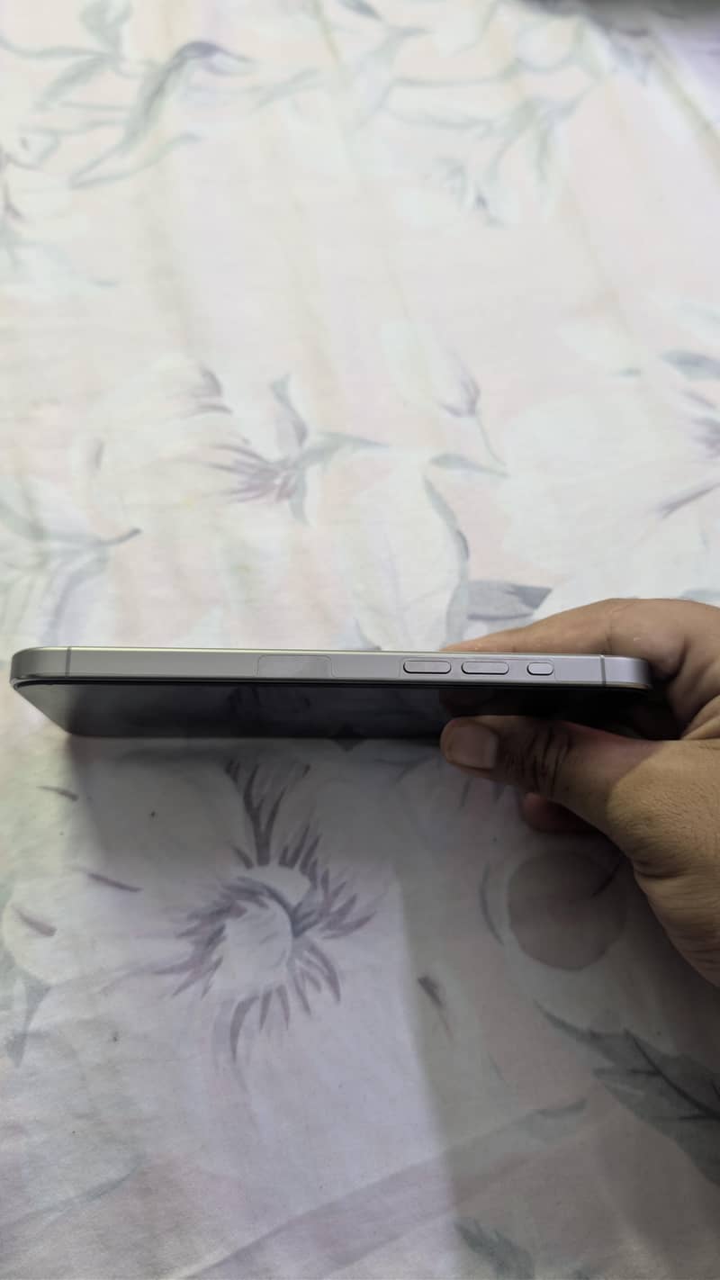Apple iPhone 15 Pro Max 7