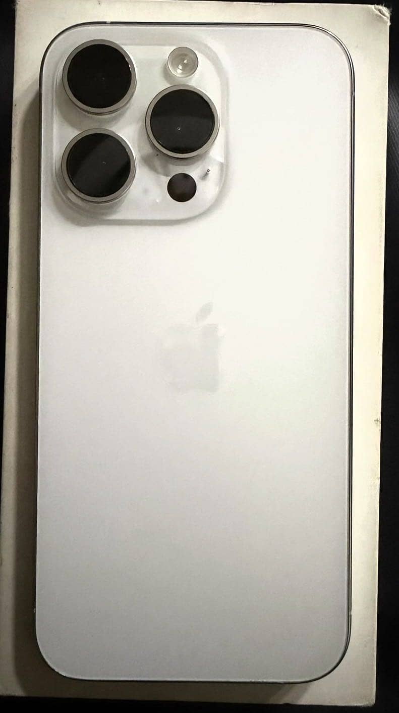 Apple iPhone 15 Pro 0