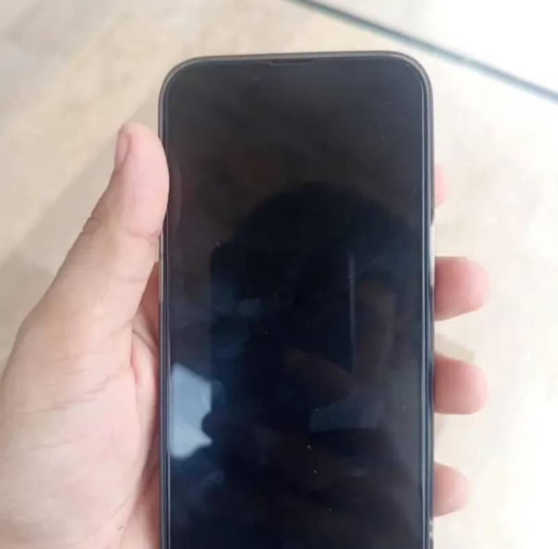 Apple iPhone 14 3