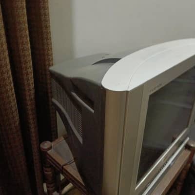 : LG Flatron CRT Television – Used TV for Sale