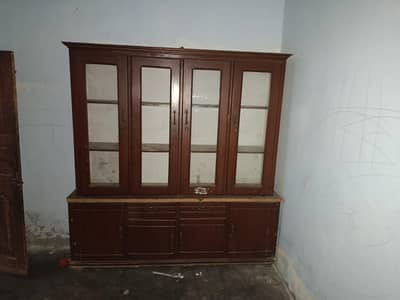 bartanon wali almari and dressing set Neet and clean urgent for sale