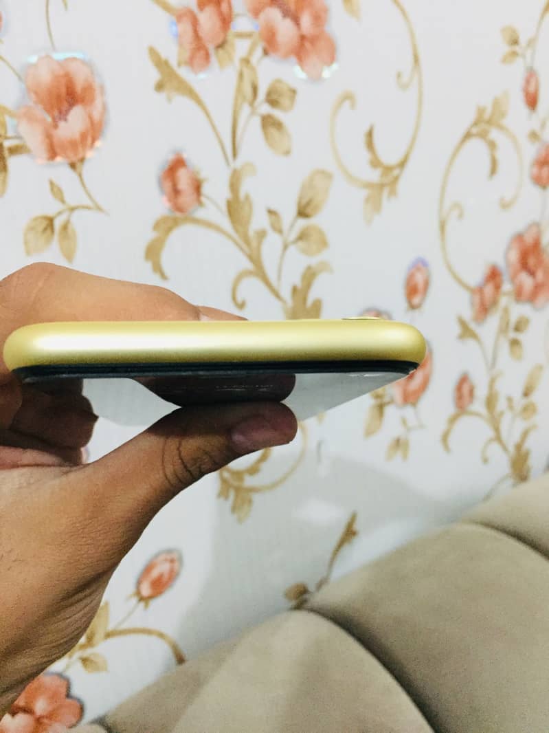 Apple iPhone 11 6