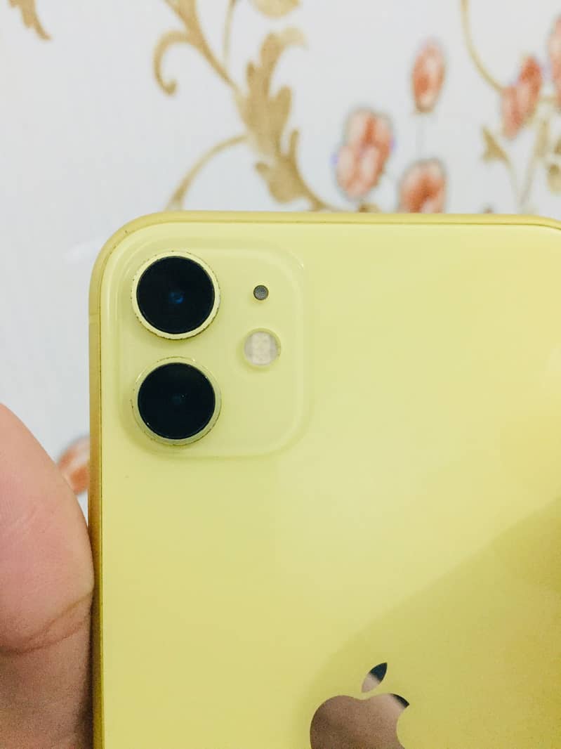 Apple iPhone 11 7