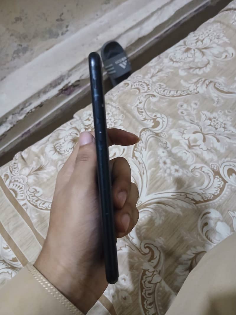 Apple iPhone 7 1