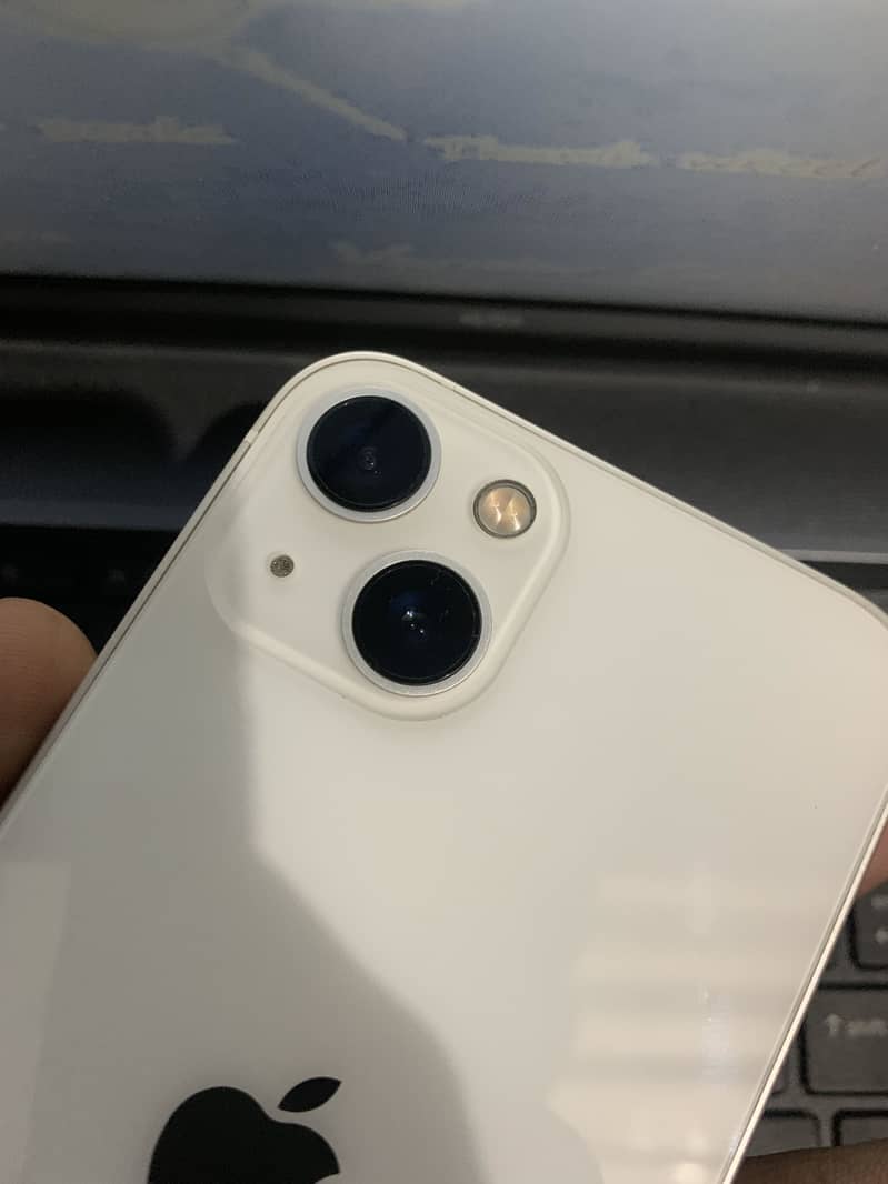 Apple iPhone 13 2