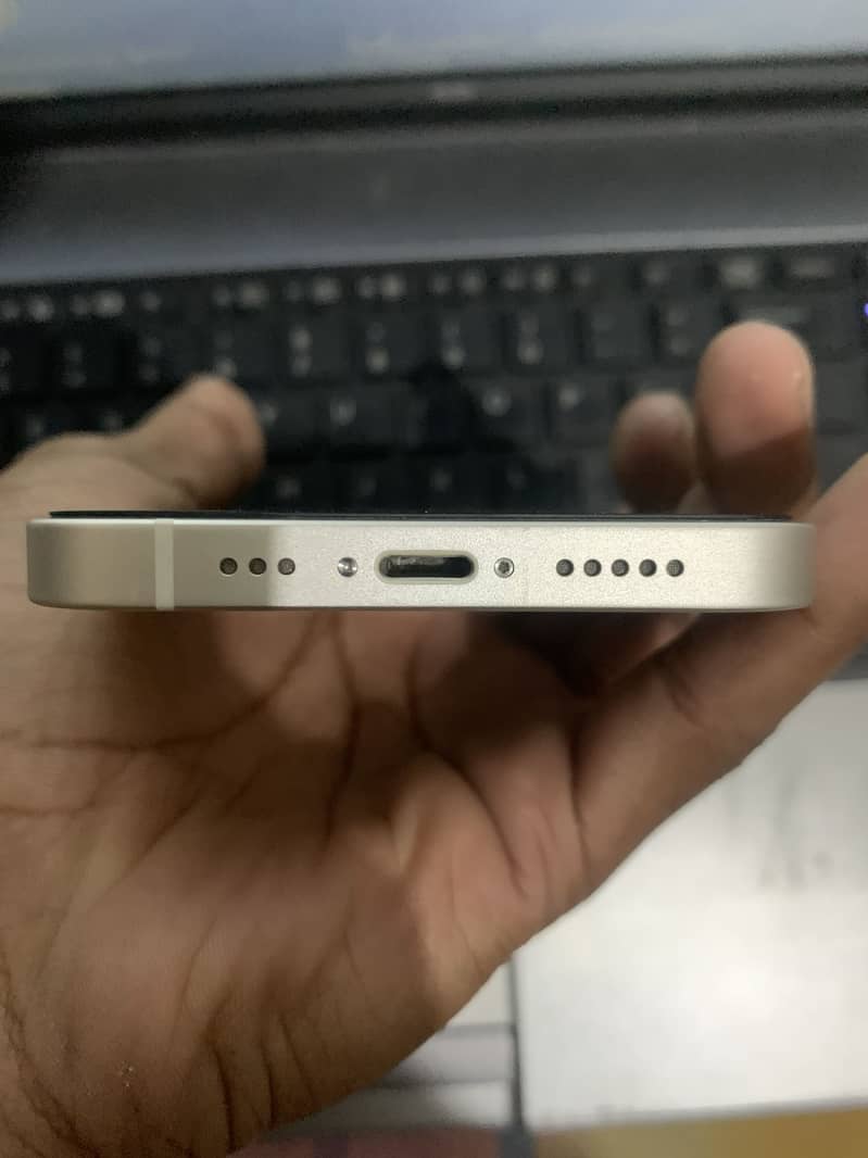 Apple iPhone 13 4
