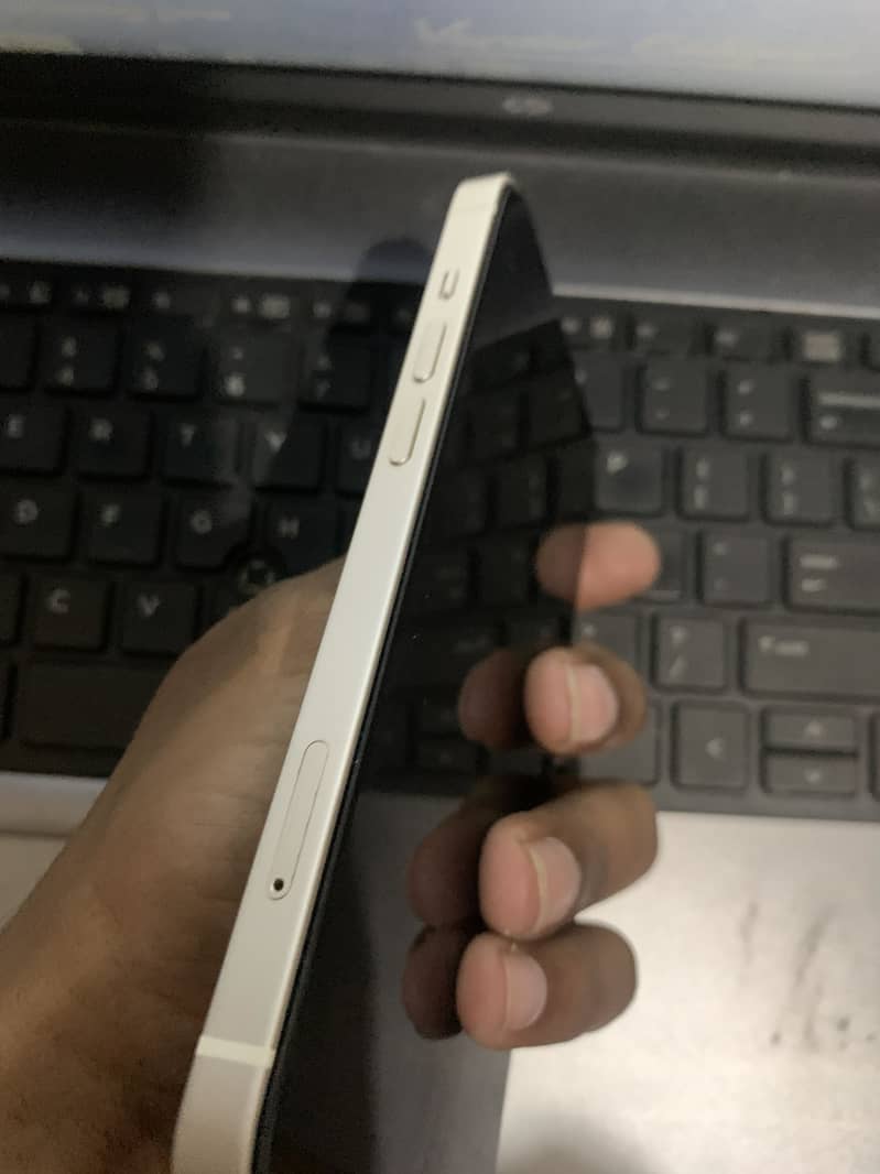 Apple iPhone 13 5