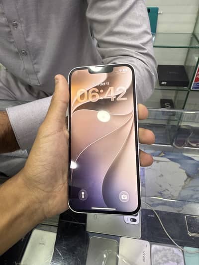 Apple iPhone 13