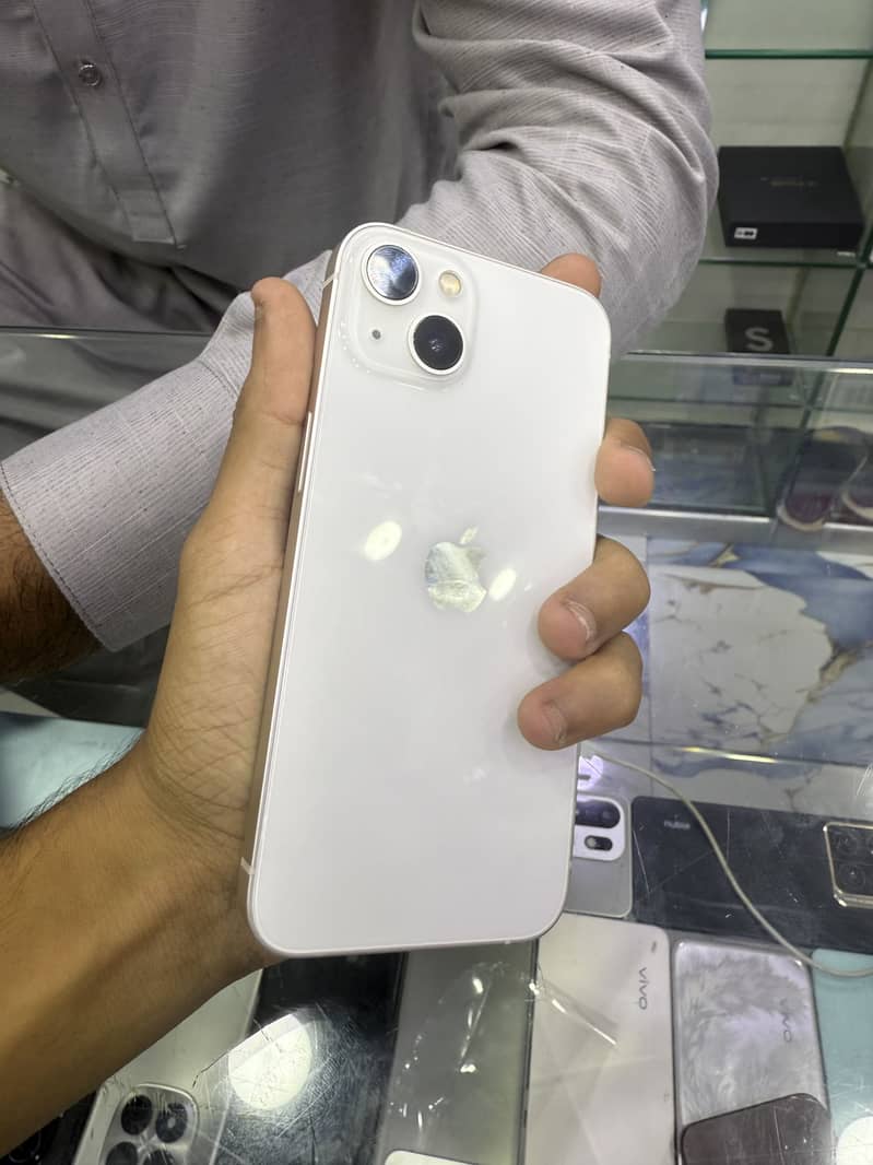 Apple iPhone 13 2