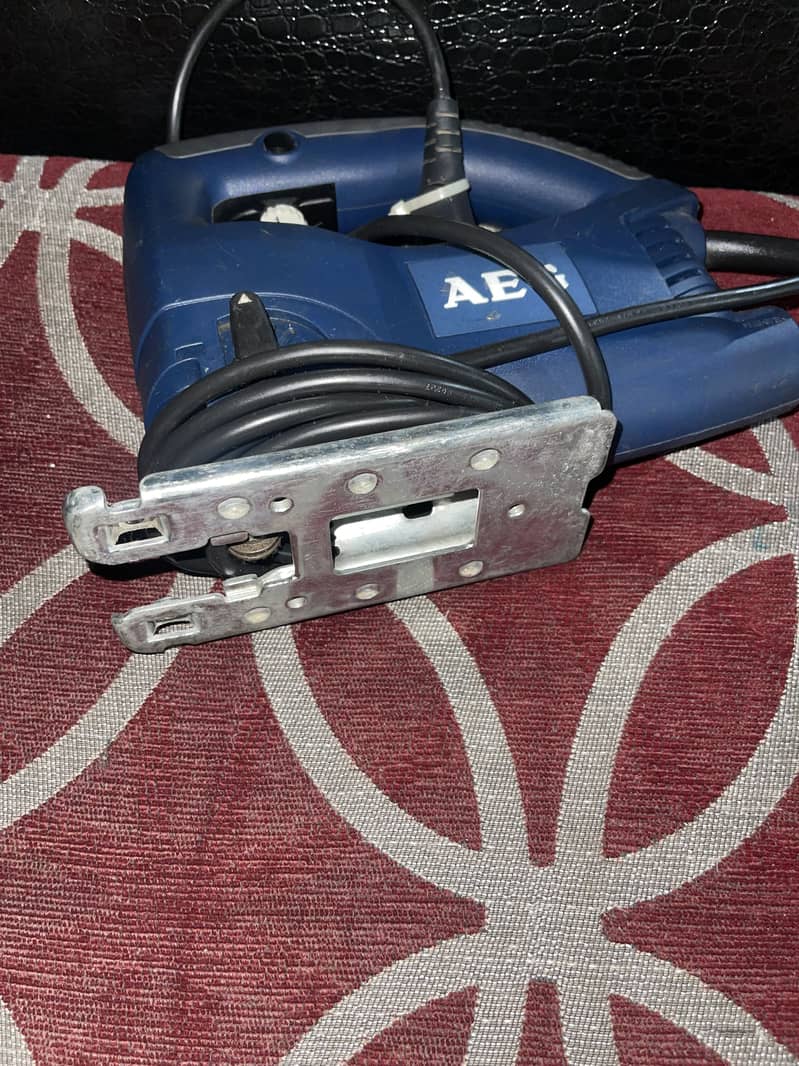 Jigsaw machine 3