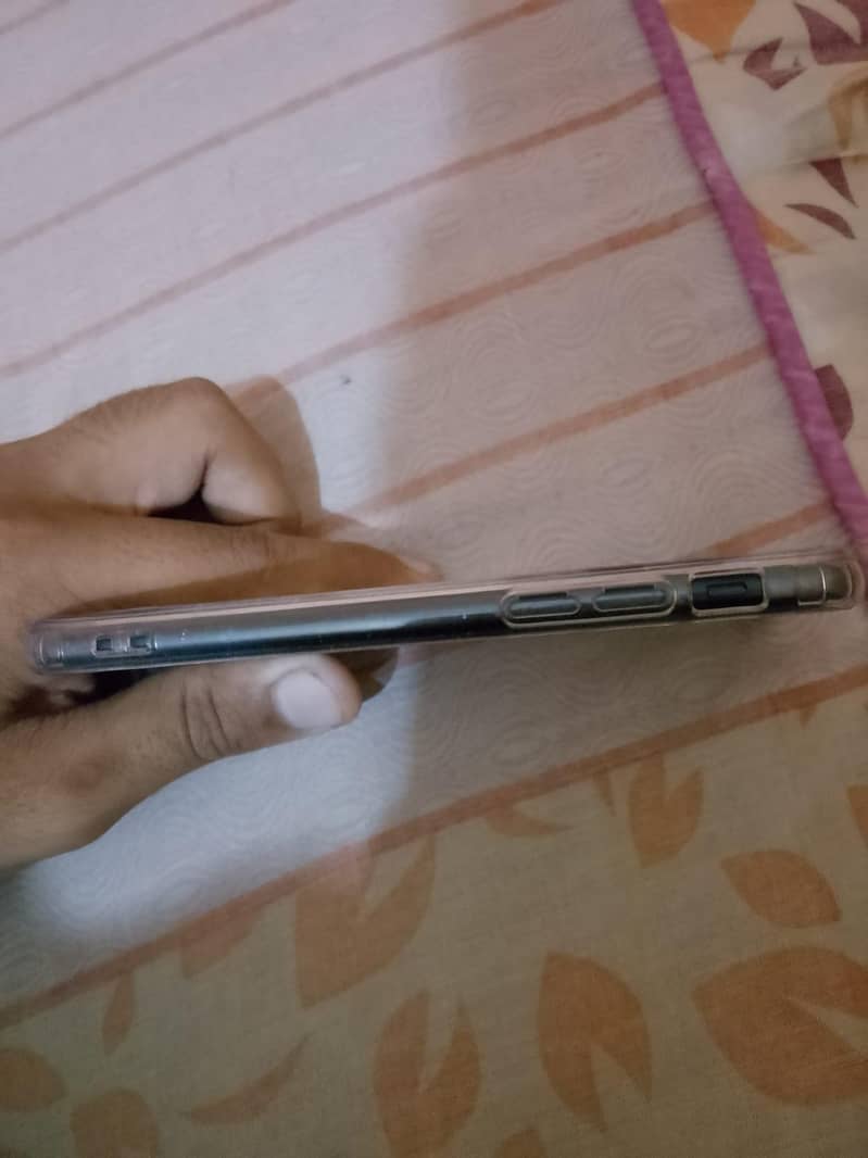 Apple iPhone SE 6