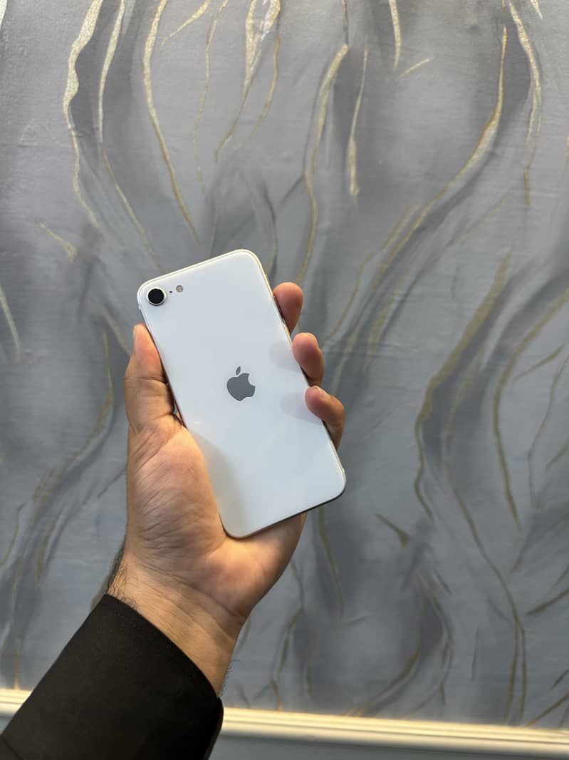 Apple iPhone SE 6