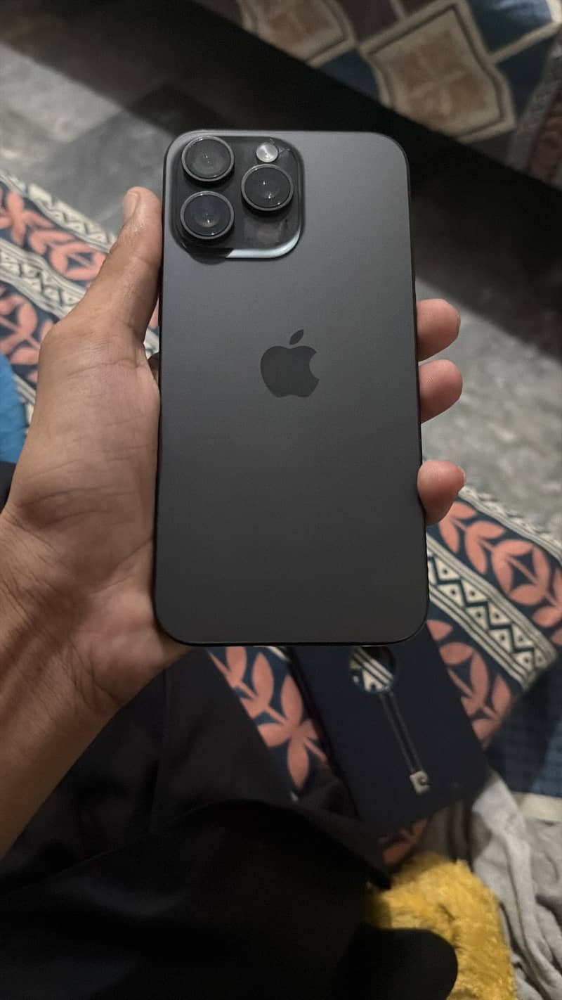 Apple iPhone 15 Pro Max 0