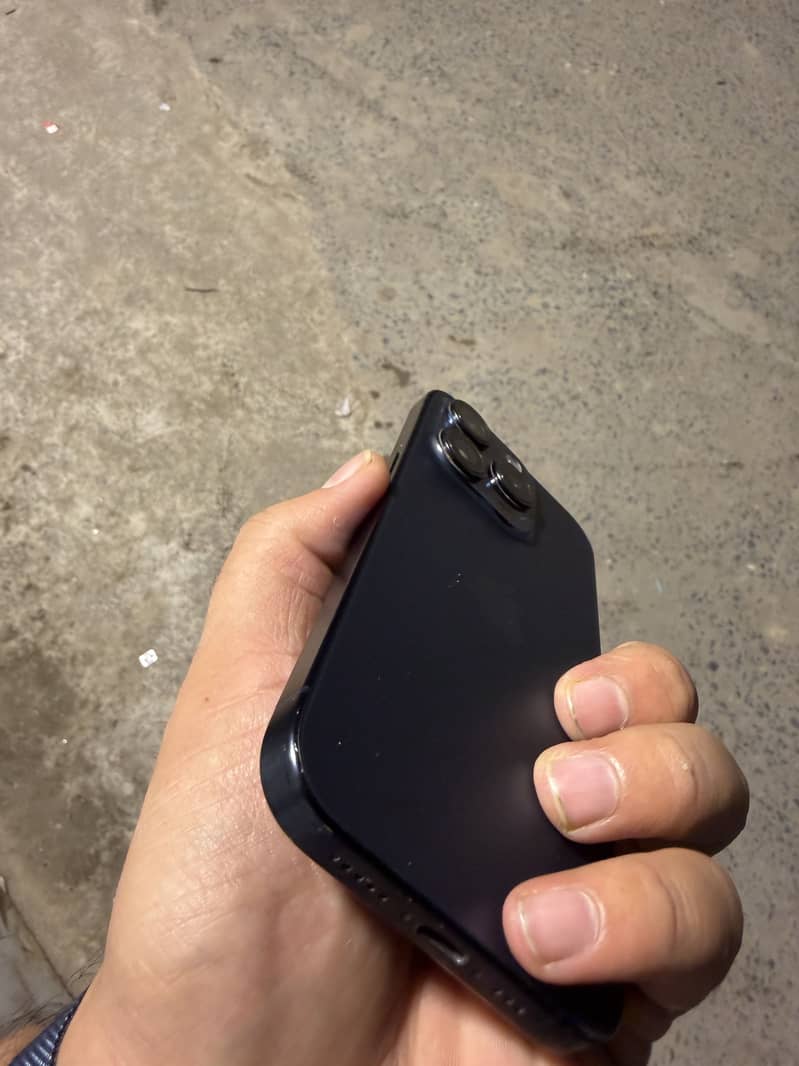 Apple iPhone 15 Pro 1