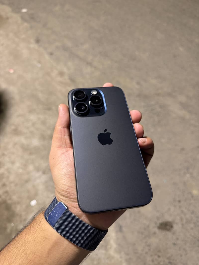 Apple iPhone 15 Pro 3