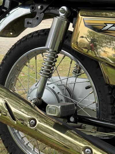 CG 125 SPECIAL EDITION BLACK GOLD