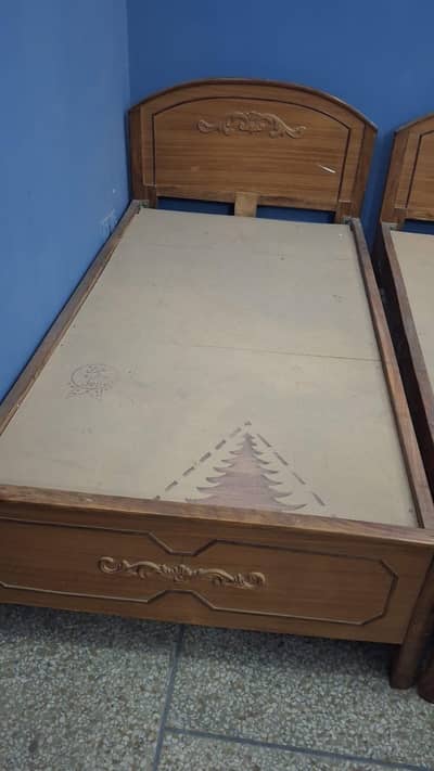 4 Single beds for sale