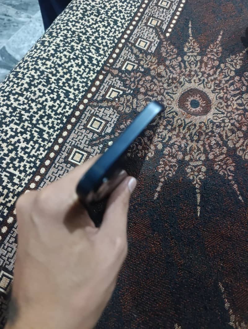 Apple iPhone 12 6