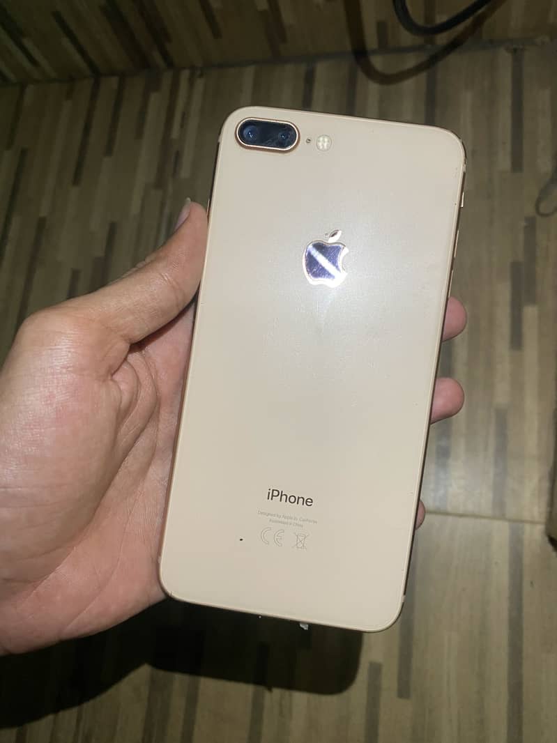 Apple iPhone 8 Plus 1