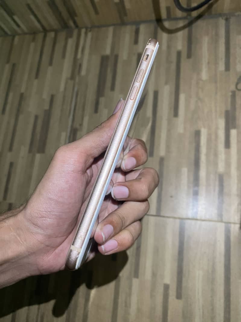 Apple iPhone 8 Plus 2