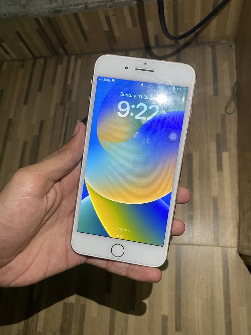 Apple iPhone 8 Plus 5