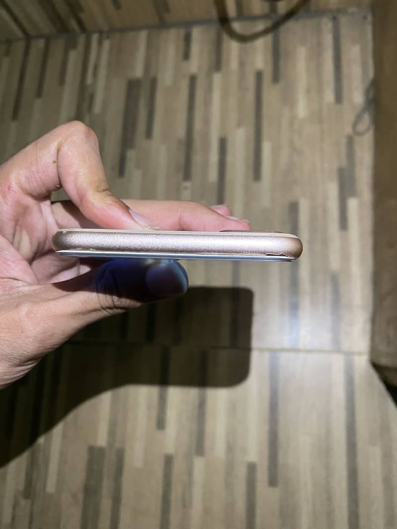 Apple iPhone 8 Plus 6
