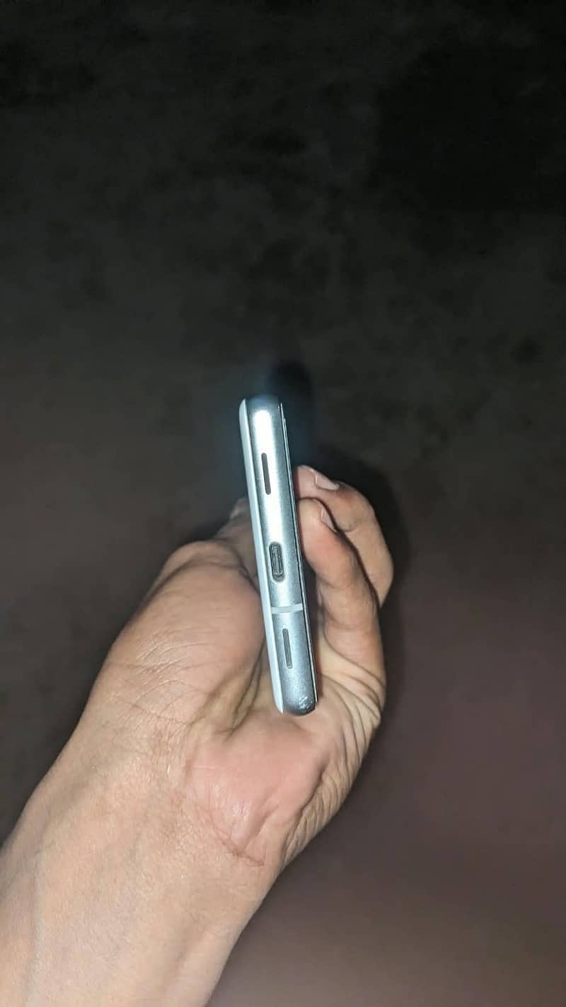 Google Pixel 7a 2