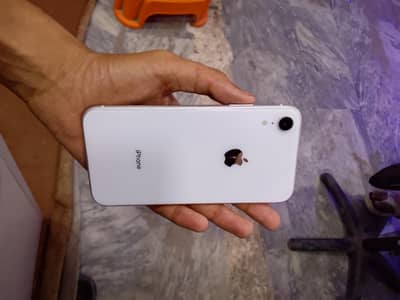 Apple iPhone XR