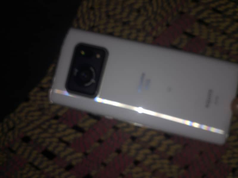 Sharp Aquos r6 4