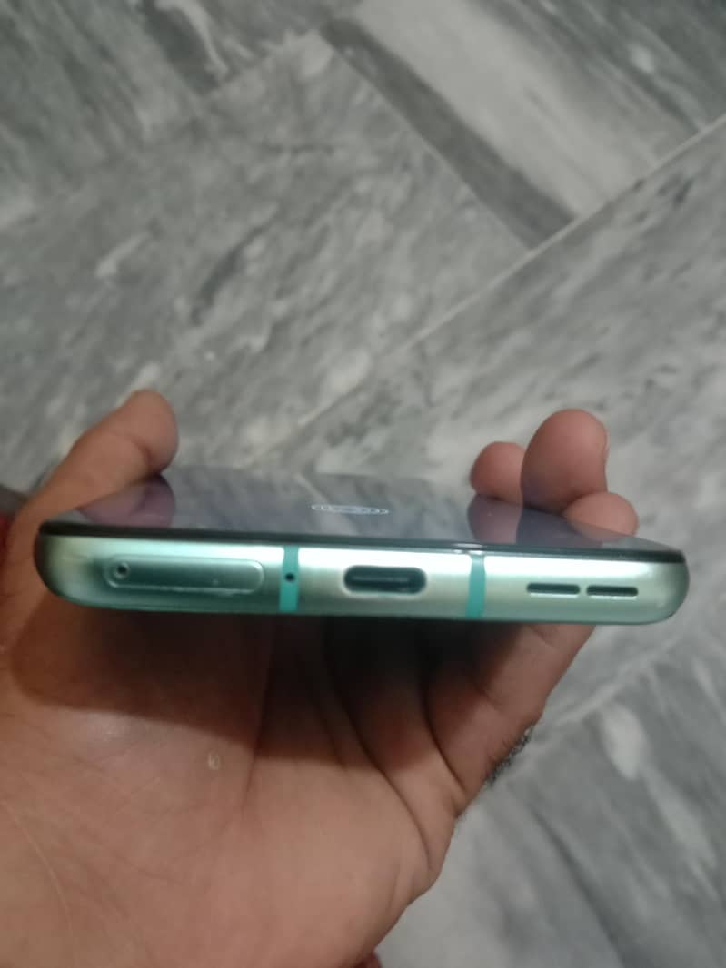 One Plus 8T 4
