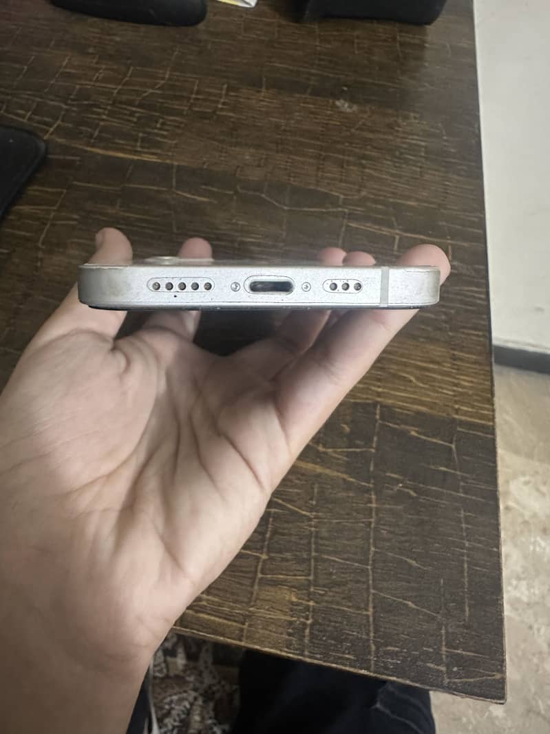 Apple iPhone 12 5
