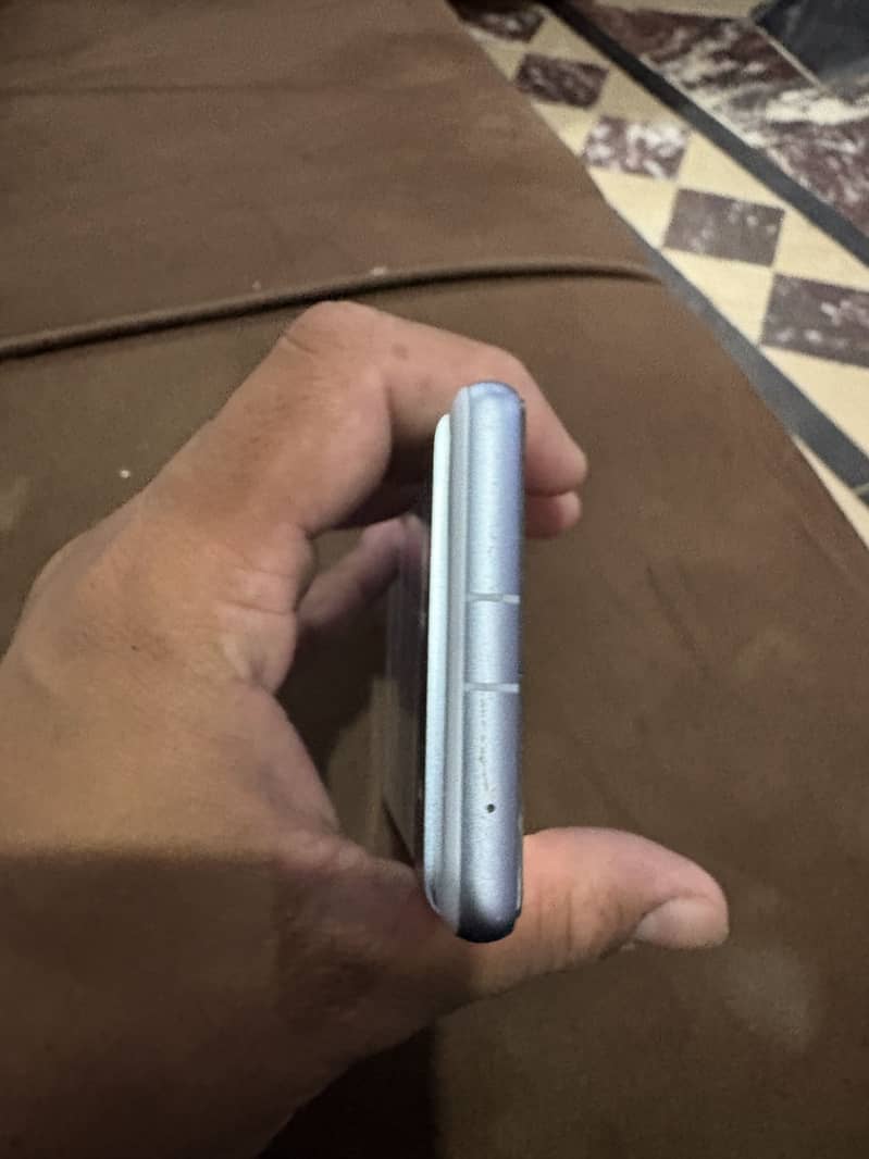 Google Pixel 7a 5