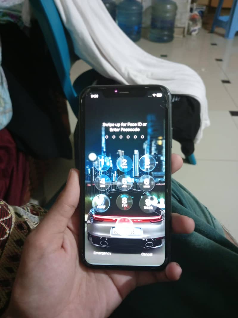 Apple iPhone 11 4