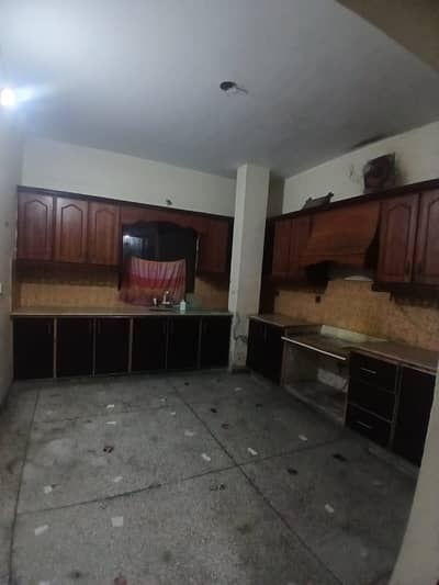 10 MARLA UPPER PORTION IDEAL LOCATION IN AIT