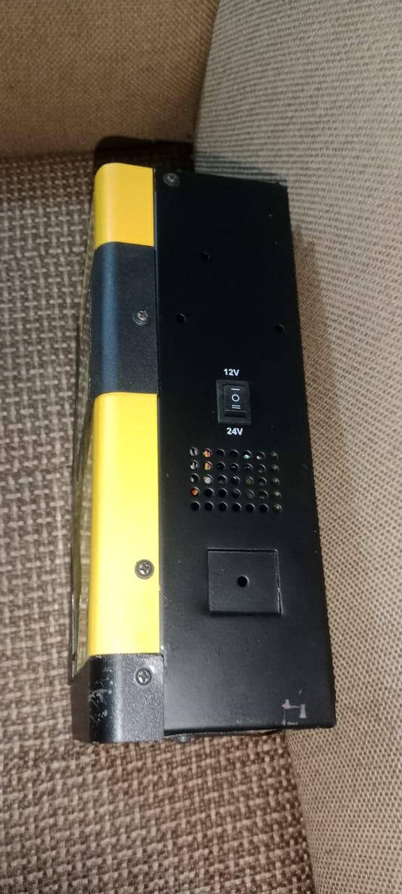 MPPT SOLAR CHARGE CONTROLLER 4