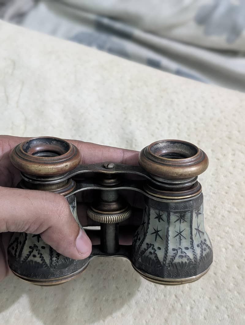 Binoculars 1990s 2