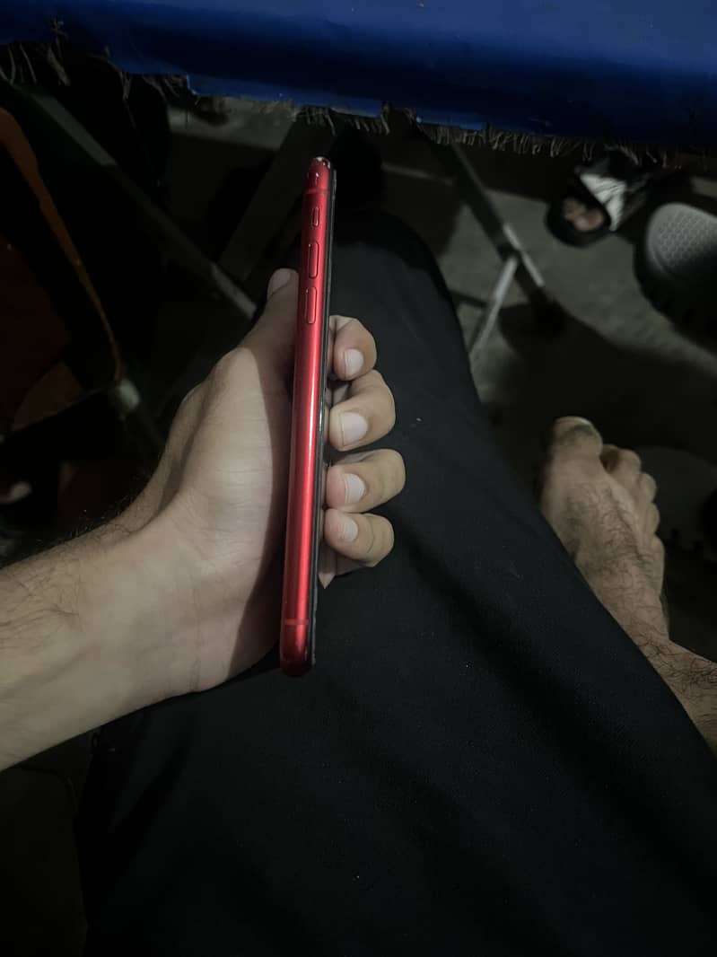 Apple iPhone 11 3